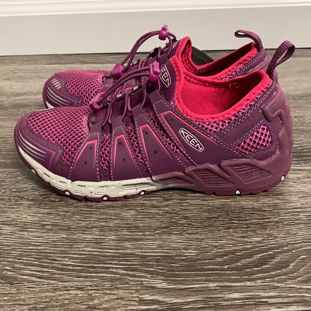 Women’s Keen Versavent Hiking Shoes Size 8